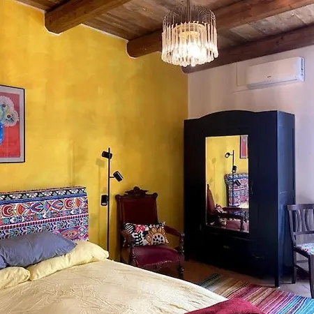 Charming Casa Bianca Centro 아파트 펜네